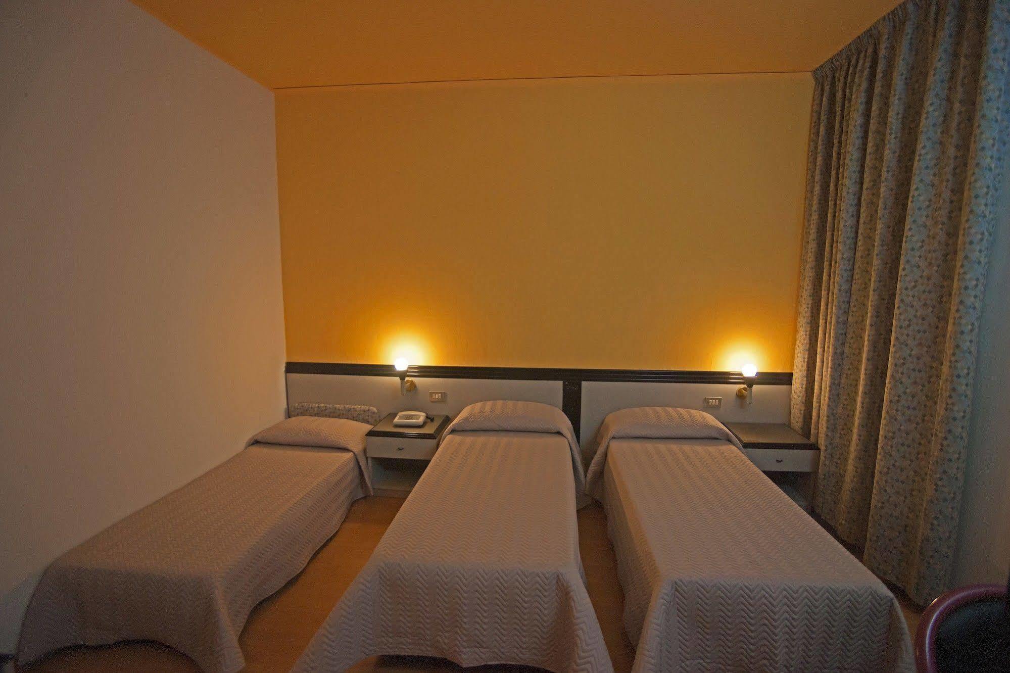 Hotel Orri トルトリ エクステリア 写真