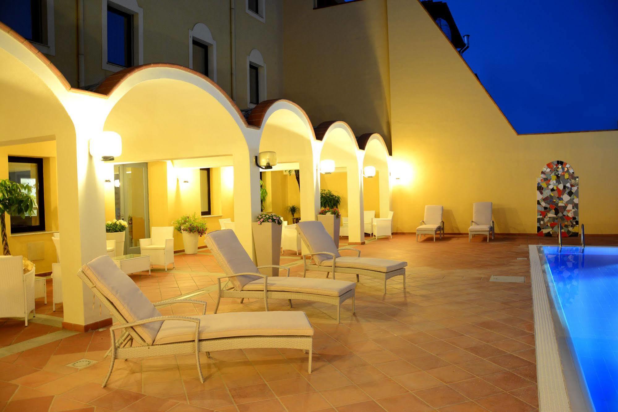 Hotel Orri トルトリ エクステリア 写真